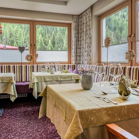 Hotel Schoepf - Mountain Hideaway Längenfeld