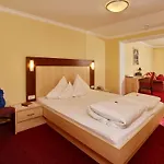 Schoepf Hotel